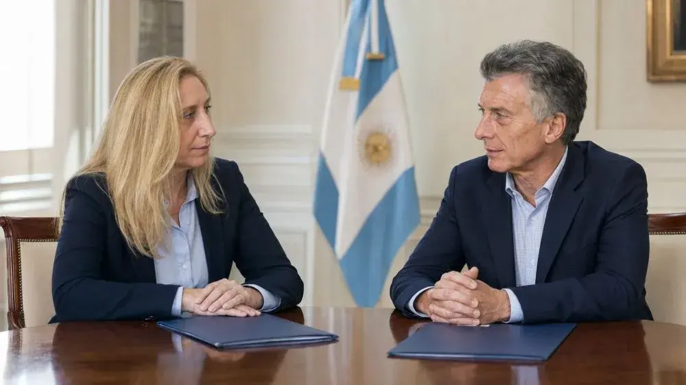 El Gobierno negocia con gobernadores radicales para sumar apoyos a sus reformas